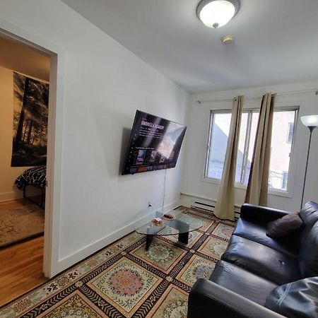 Small Condo In Montreal -Fast Wifi מראה חיצוני תמונה