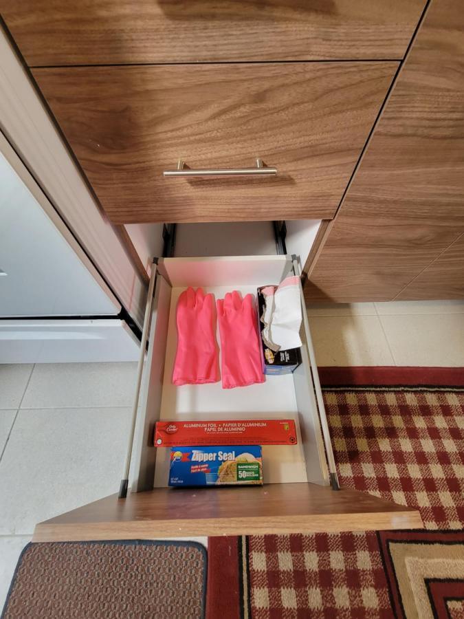 Small Condo In Montreal -Fast Wifi מראה חיצוני תמונה
